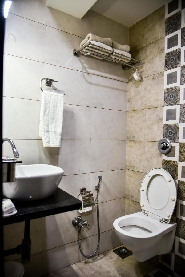Hotel Tulsi Residency بهوي المظهر الخارجي الصورة