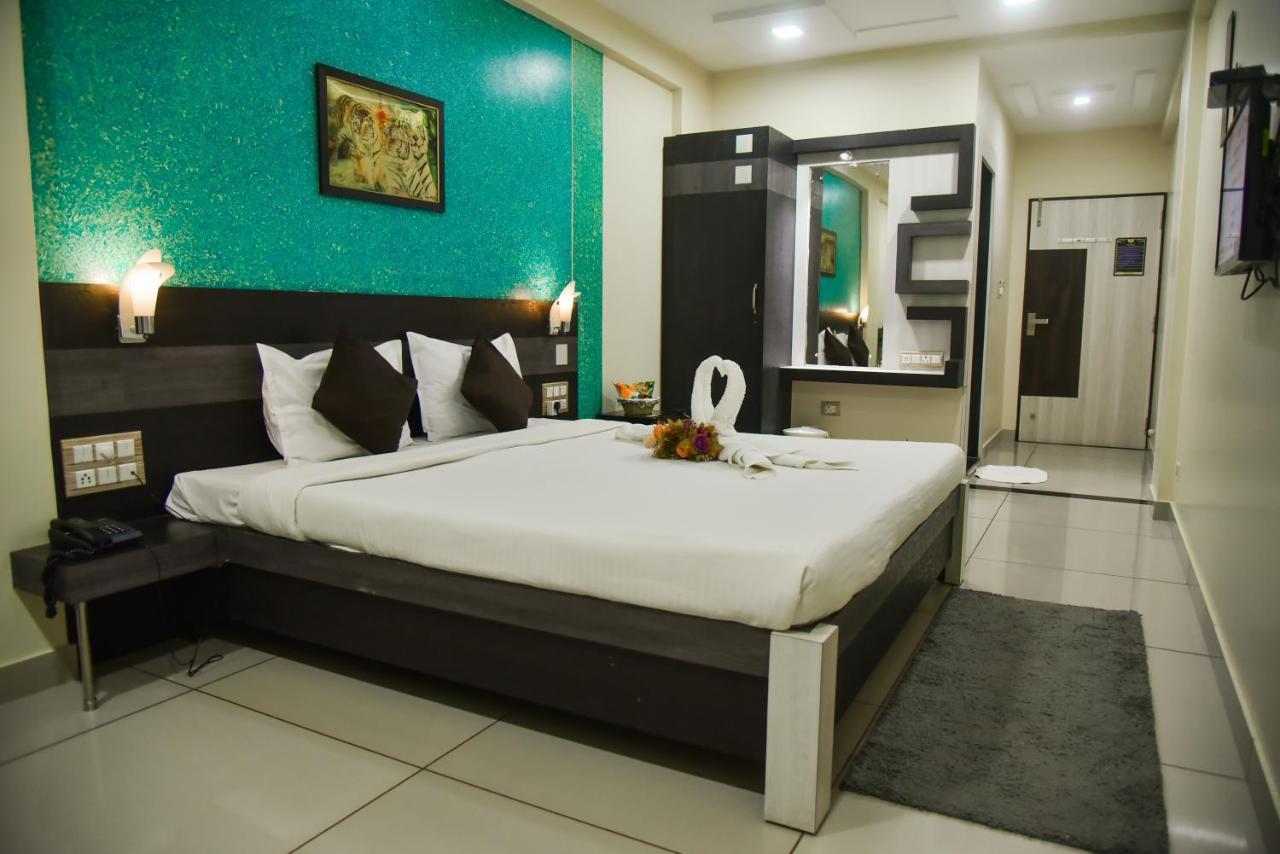 Hotel Tulsi Residency بهوي المظهر الخارجي الصورة