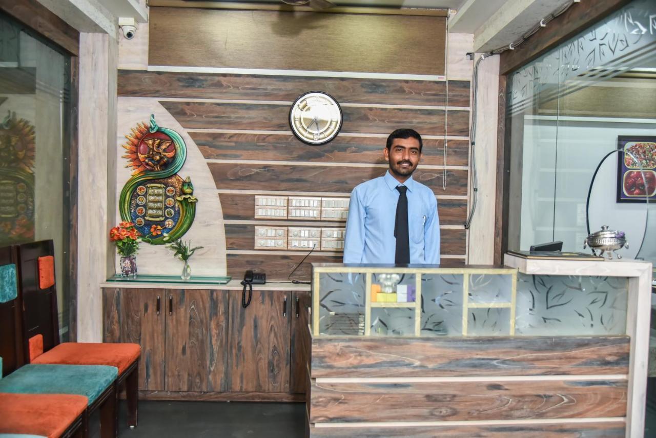 Hotel Tulsi Residency بهوي المظهر الخارجي الصورة